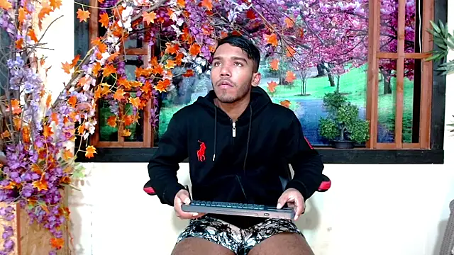 Yeinner  online show from October 14, 7:03 pm
