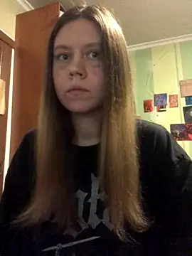 LunaVirelle online show from November 17, 9:30 pm