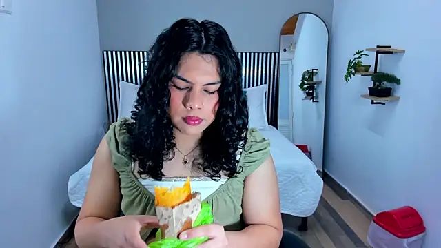 Little Alli online show from March 4, 1:02 am