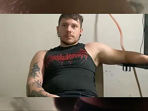 Snapshot of Skol_100802 chatting on October 25, 10:36 am Skol 100802 online show from October 25, 10:36 am