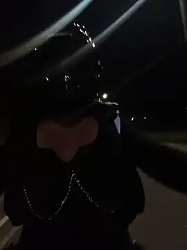 Snapshot of Scarlet_Aura chatting on November 8, 5:33 am Scarlet Aura online show from November 8, 5:33 am