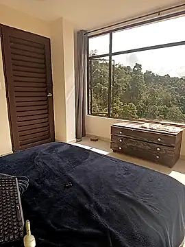 Snapshot of Scarlet_Aura chatting on December 17, 7:19 pm Scarlet Aura online show from December 17, 7:19 pm