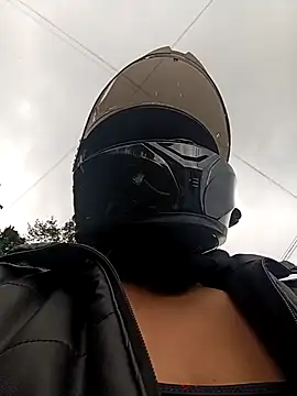 Snapshot of Scarlet_Aura chatting on November 29, 8:31 pm Scarlet Aura online show from November 29, 8:31 pm