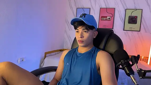 Snapshot of David_Nova chatting on November 8, 11:14 am David Nova online show from November 8, 11:14 am