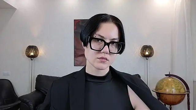 Marie Fitch online show from May 25, 11:25 pm