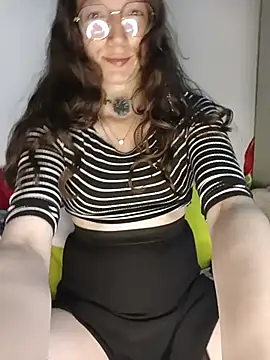 Snapshot of Lucy_colee chatting on December 17, 2:27 am Lucy colee online show from December 17, 2:27 am