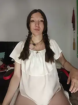 Snapshot of Lucy_colee chatting on February 23, 5:13 pm Lucy colee online show from February 23, 5:13 pm