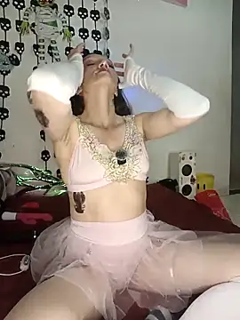 Snapshot of Lucy_colee chatting on October 31, 5:42 pm Lucy colee online show from October 31, 5:42 pm