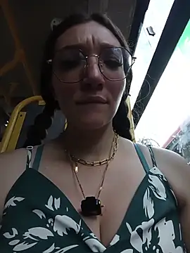 Snapshot of Lucy_colee chatting on February 21, 8:11 pm Lucy colee online show from February 21, 8:11 pm