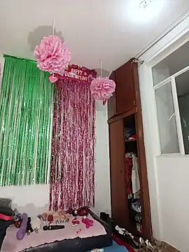 Snapshot of Lucy_colee chatting on February 9, 4:49 pm Lucy colee online show from February 9, 4:49 pm