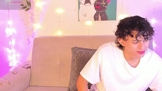 Snapshot of lua_boy chatting on April 8, 2:57 am lua boy online show from April 8, 2:57 am