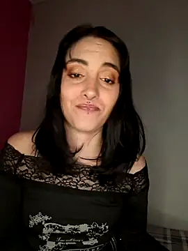Snapshot of JulieGoth chatting on October 20, 2:24 am JulieGoth online show from October 20, 2:24 am