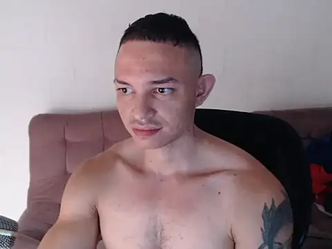 Snapshot of BigMontainsRock chatting on November 7, 5:34 am BigMontainsRock online show from November 7, 5:34 am