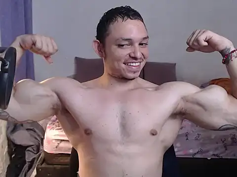 Snapshot of BigMontainsRock chatting on December 17, 9:20 pm BigMontainsRock online show from December 17, 9:20 pm