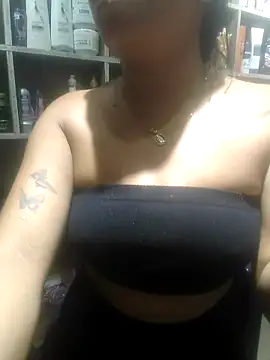 Snapshot of Harley_r chatting on October 8, 2:13 am Harley r online show from October 8, 2:13 am