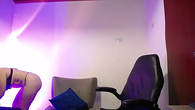 LeeluFox online show from October 13, 4:08 pm
