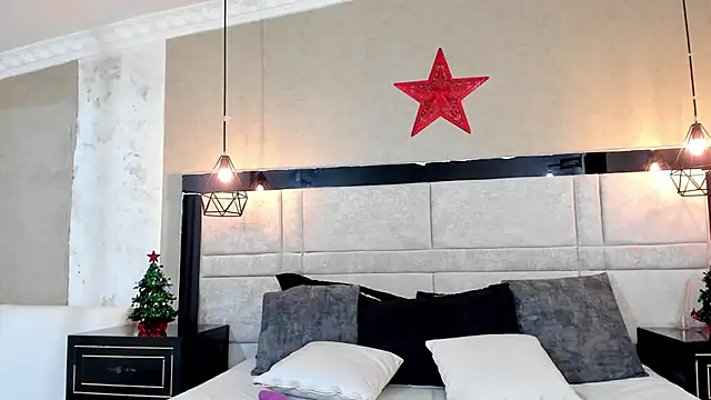 RousseWalker online show from December 3, 3:00 pm