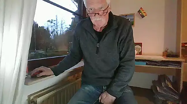 Snapshot of super-snoopy chatting on January 26, 3:25 pm super-snoopy online show from January 26, 3:25 pm