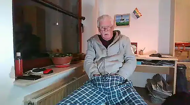 Snapshot of super-snoopy chatting on December 15, 3:42 pm super-snoopy online show from December 15, 3:42 pm