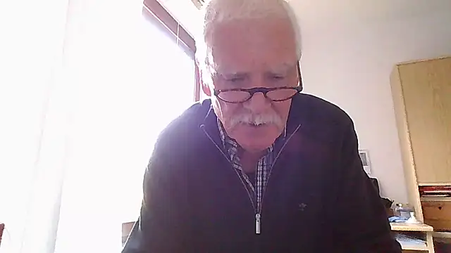 super-snoopy online show from April 6, 8:48 am