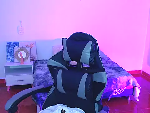 Snapshot of sofia__666 chatting on November 23, 4:17 pm sofia 666 online show from November 23, 4:17 pm