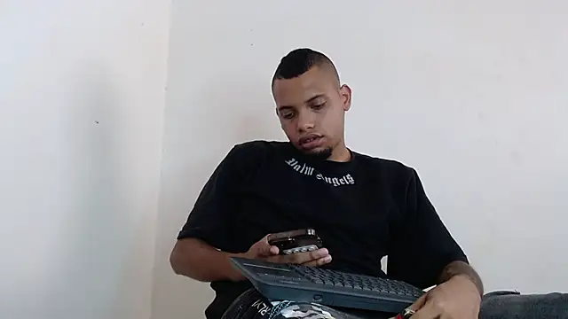 Snapshot of drako_monster chatting on April 19, 5:47 pm drako monster online show from April 19, 5:47 pm