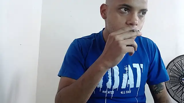 Snapshot of drako_monster chatting on May 17, 3:56 pm drako monster online show from May 17, 3:56 pm
