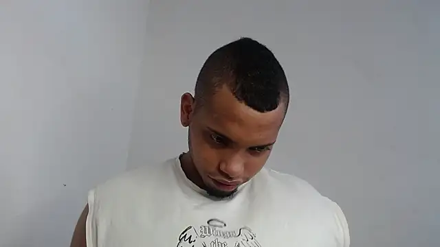 Snapshot of drako_monster chatting on June 4, 4:11 pm drako monster online show from June 4, 4:11 pm