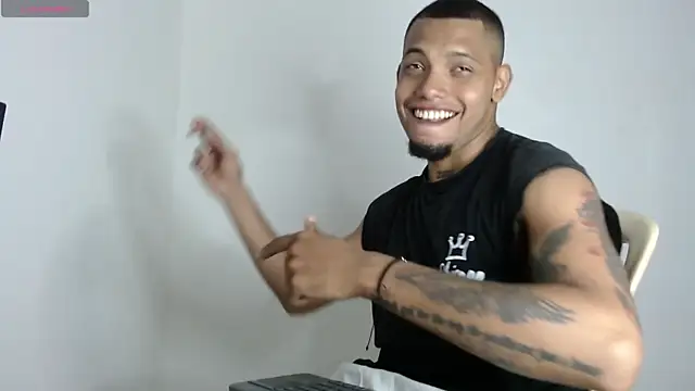 Snapshot of drako_monster chatting on October 25, 11:49 pm drako monster online show from October 25, 11:49 pm