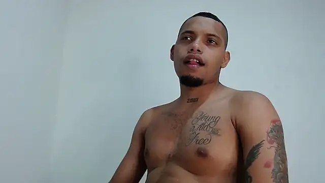 Snapshot of drako_monster chatting on November 13, 11:41 pm drako monster online show from November 13, 11:41 pm