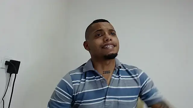 Snapshot of drako_monster chatting on November 4, 10:13 pm drako monster online show from November 4, 10:13 pm