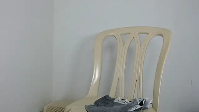 Snapshot of drako_monster chatting on December 13, 9:10 pm drako monster online show from December 13, 9:10 pm