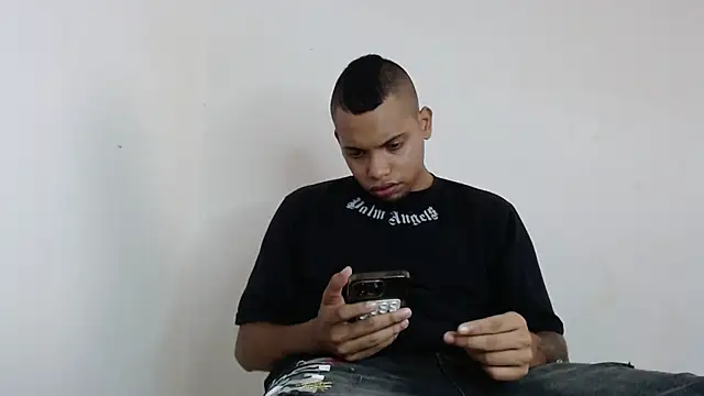Snapshot of drako_monster chatting on April 19, 6:10 pm drako monster online show from April 19, 6:10 pm