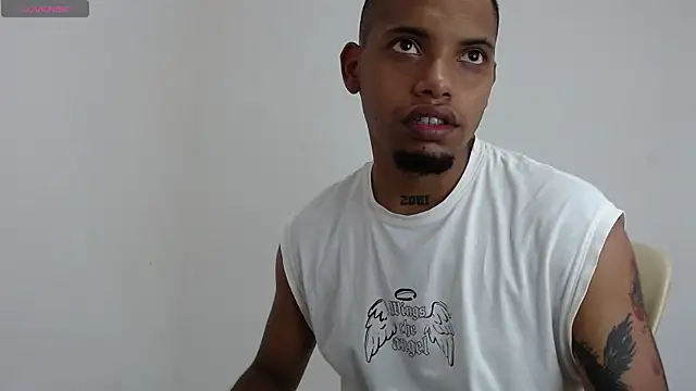 Snapshot of drako_monster chatting on October 26, 8:09 pm drako monster online show from October 26, 8:09 pm