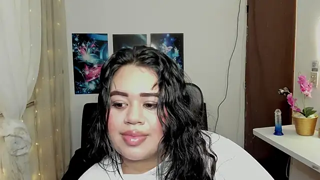 oliviia cute online show from November 21, 5:28 am