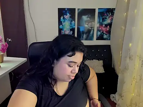 oliviia cute online show from November 7, 5:12 am