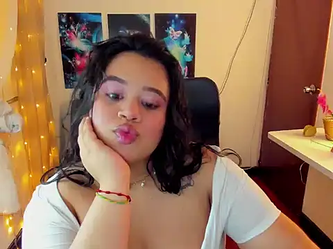 oliviia cute online show from November 10, 12:04 am