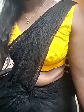 Snapshot of Tamilmallu-duskygirl03 chatting on April 29, 6:50 am Tamilmallu-duskygirl03 online show from April 29, 6:50 am