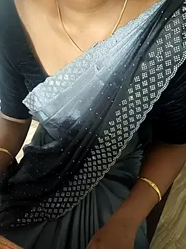 Snapshot of Tamilmallu-duskygirl03 chatting on November 7, 6:51 am Tamilmallu-duskygirl03 online show from November 7, 6:51 am