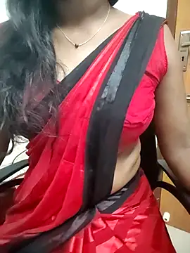 Snapshot of Tamilmallu-duskygirl03 chatting on April 30, 6:20 am Tamilmallu-duskygirl03 online show from April 30, 6:20 am