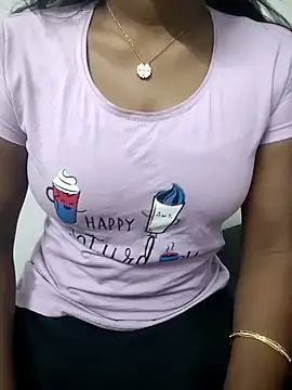 Snapshot of Tamilmallu-duskygirl03 chatting on November 15, 5:39 pm Tamilmallu-duskygirl03 online show from November 15, 5:39 pm