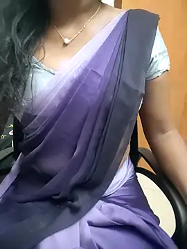 Snapshot of Tamilmallu-duskygirl03 chatting on May 25, 7:07 am Tamilmallu-duskygirl03 online show from May 25, 7:07 am