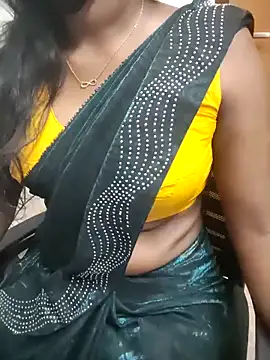 Snapshot of Tamilmallu-duskygirl03 chatting on May 14, 5:37 am Tamilmallu-duskygirl03 online show from May 14, 5:37 am
