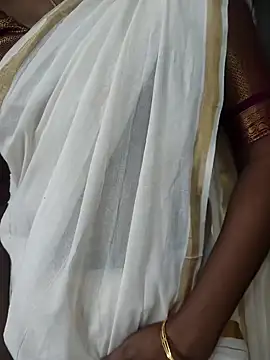 Snapshot of Tamilmallu-duskygirl03 chatting on November 9, 6:17 am Tamilmallu-duskygirl03 online show from November 9, 6:17 am