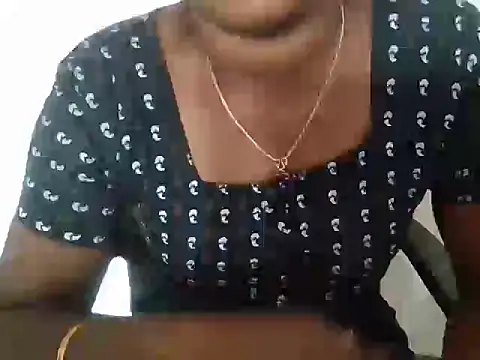 Snapshot of Tamilmallu-duskygirl03 chatting on October 25, 8:13 am Tamilmallu-duskygirl03 online show from October 25, 8:13 am