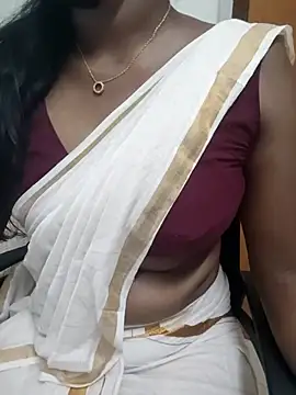 Snapshot of Tamilmallu-duskygirl03 chatting on May 17, 5:07 am Tamilmallu-duskygirl03 online show from May 17, 5:07 am