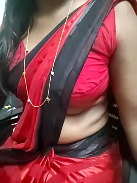 Snapshot of Tamilmallu-duskygirl03 chatting on May 27, 5:42 pm Tamilmallu-duskygirl03 online show from May 27, 5:42 pm
