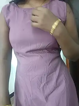 Snapshot of Tamilmallu-duskygirl03 chatting on November 13, 7:23 am Tamilmallu-duskygirl03 online show from November 13, 7:23 am