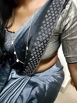 Snapshot of Tamilmallu-duskygirl03 chatting on December 16, 6:50 am Tamilmallu-duskygirl03 online show from December 16, 6:50 am