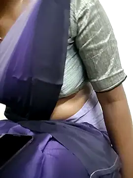 Snapshot of Tamilmallu-duskygirl03 chatting on November 29, 6:46 am Tamilmallu-duskygirl03 online show from November 29, 6:46 am